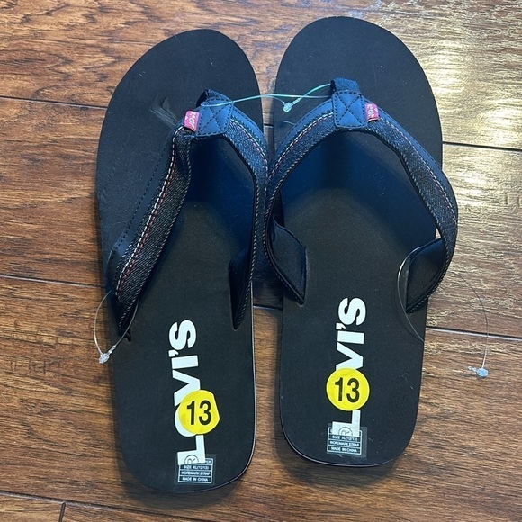 LEVI’S FLIP FLOP SANDALS size 13 NEW - Picture 1 of 7